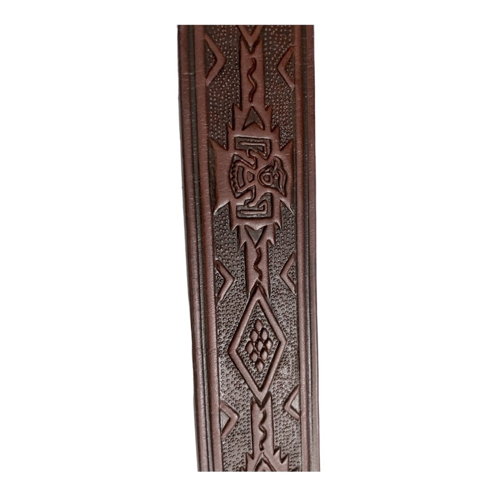 Aztec Embossed Oil
Tan Leather Belt
Brown - Cinto de Piel size 38 - Picture 7 of 12